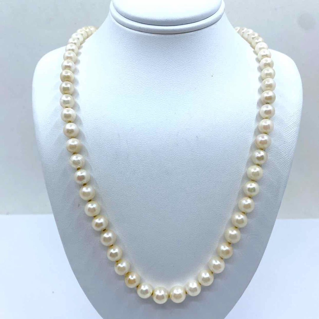 Simply Posh Consign Necklace NOT BRANDED Sterling Silver White Round Pearl Women's Necklaces 16 in Necklace