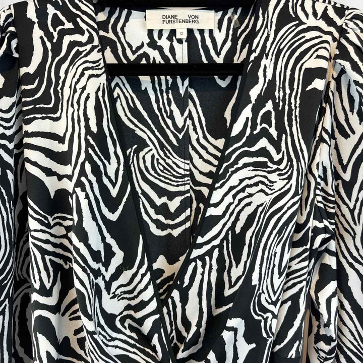 DIANE vonFURSTENBERG Dress Black & White / 12 DIANE vonFURSTENBERG Long Sleeve ZEBRA Women's Dresses Women Size 12 Dress