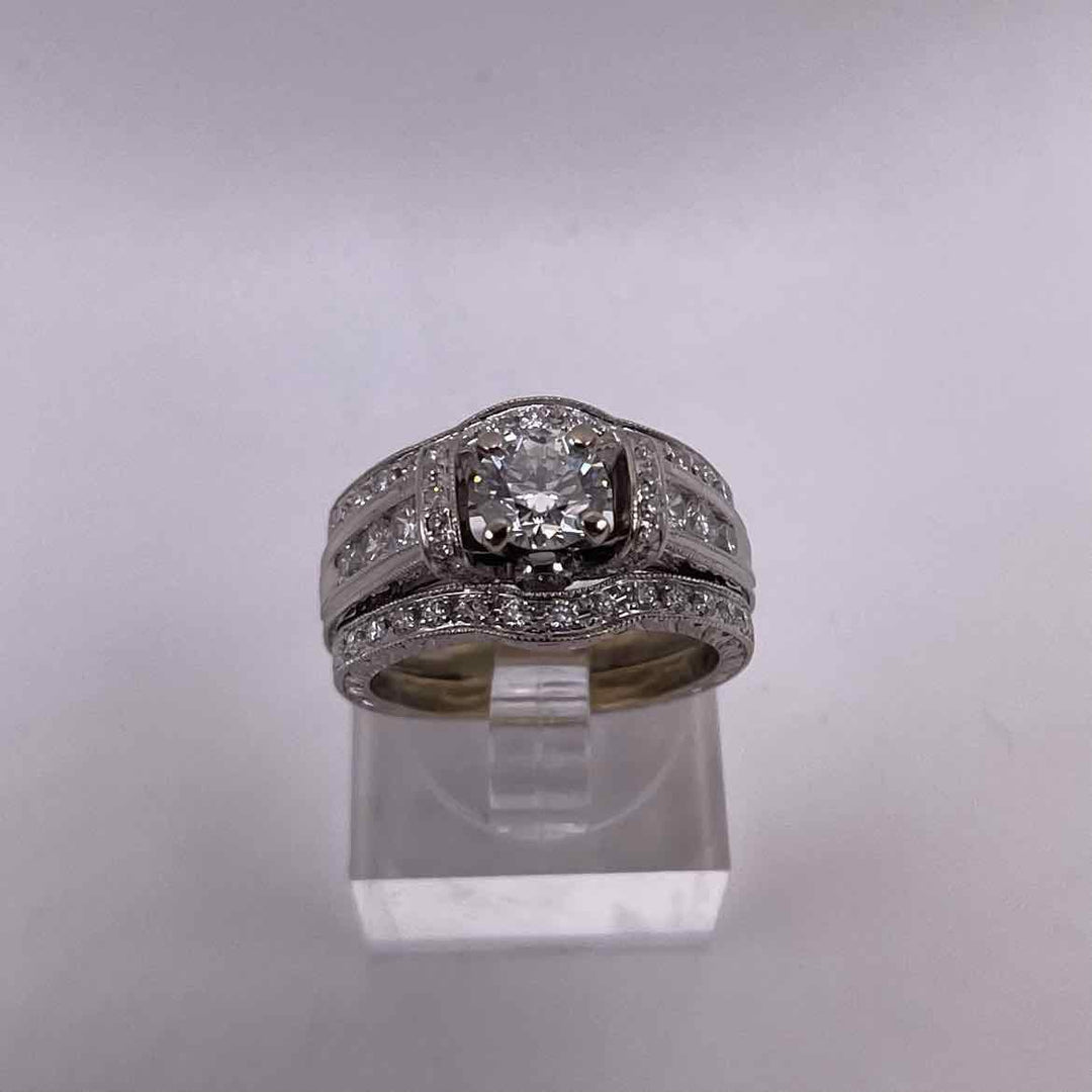 Posh Resale Ring 14KW WHITE GOLD WEDDING SET RING Size 5.5