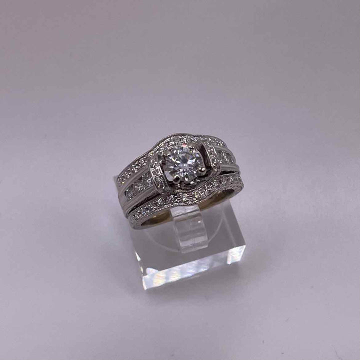 Posh Resale Ring 14KW WHITE GOLD WEDDING SET RING Size 5.5