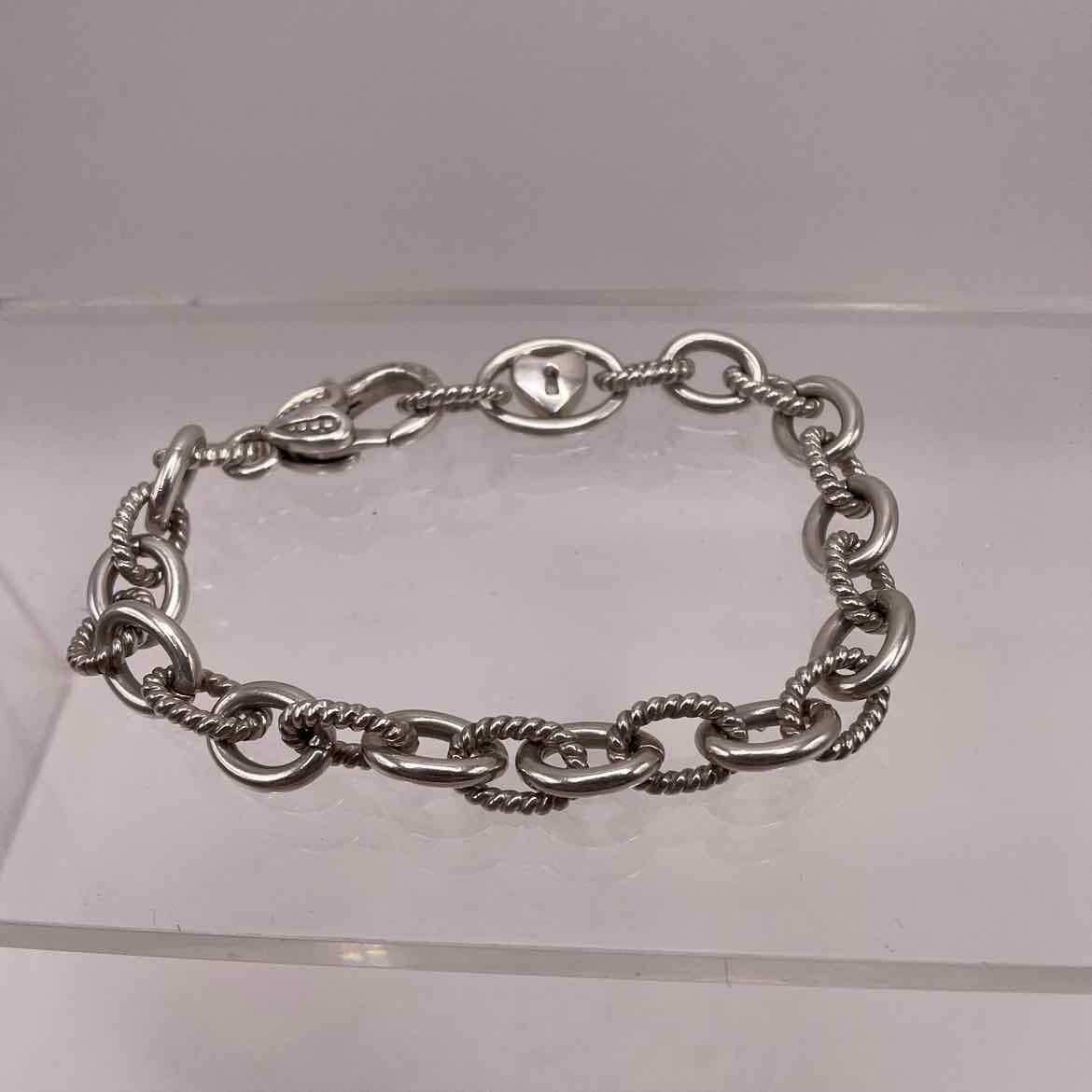 Simply Posh Consign Jewelry STERLING SILVER  HEART CHAIN BRACELET