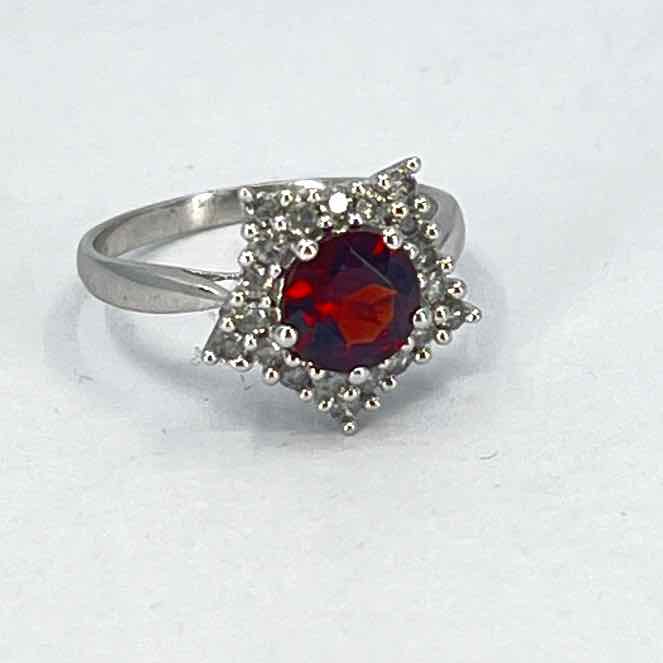 Simply Posh Consign Ring 10KW GARNET & DIAMOND Ring