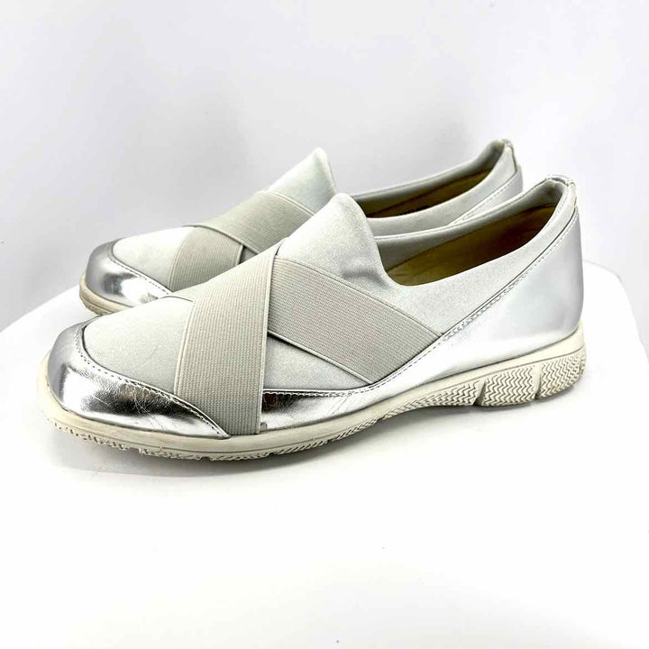 Simply Posh Consign SHOES Grey & Silver TROTTERS Women's Elastic CRISSCROSS Grey & Silver 8.5 SHOES