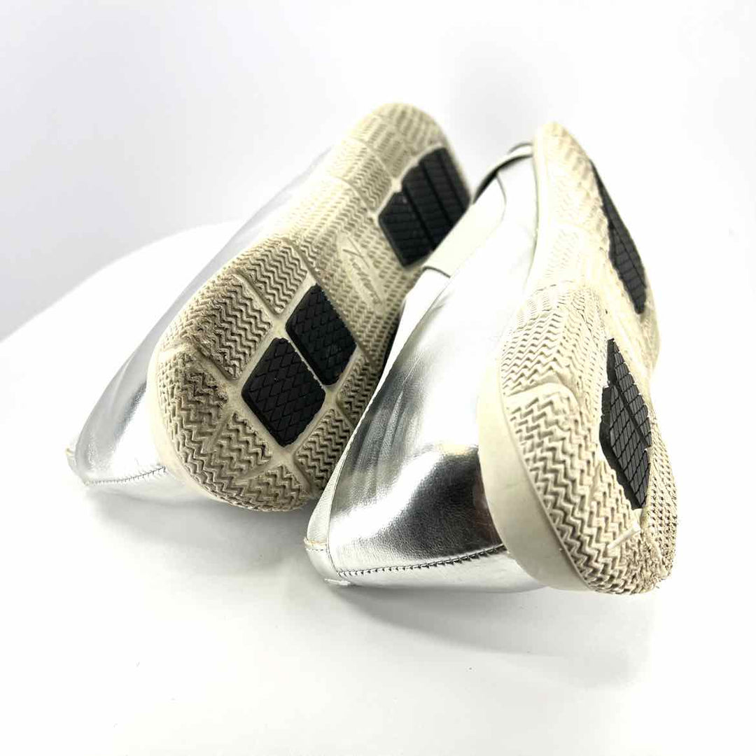 Simply Posh Consign SHOES Grey & Silver TROTTERS Women's Elastic CRISSCROSS Grey & Silver 8.5 SHOES