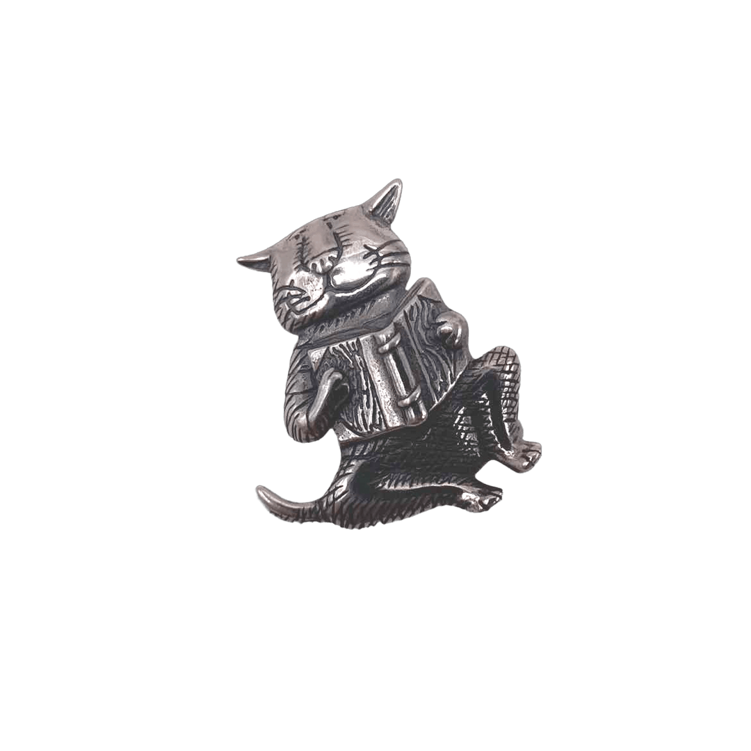 simplyposhconsign Brooch SS CAT READING A BOOK PIN