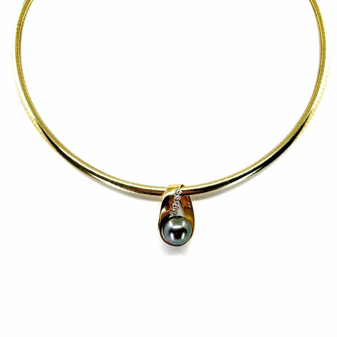simplyposhconsign Necklace 14 K  YELLOW GOLD OMEGA CHAIN WITH  BLACK PEARL & DIA ENHANCER