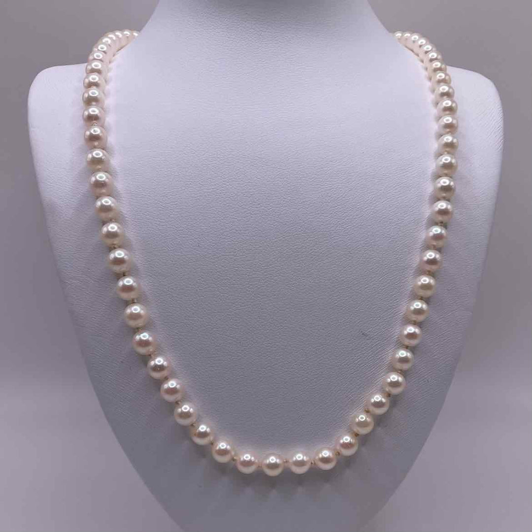 simplyposhconsign Necklace 14KY 5-5.5mm AKOYA PEARL NECKLACE
