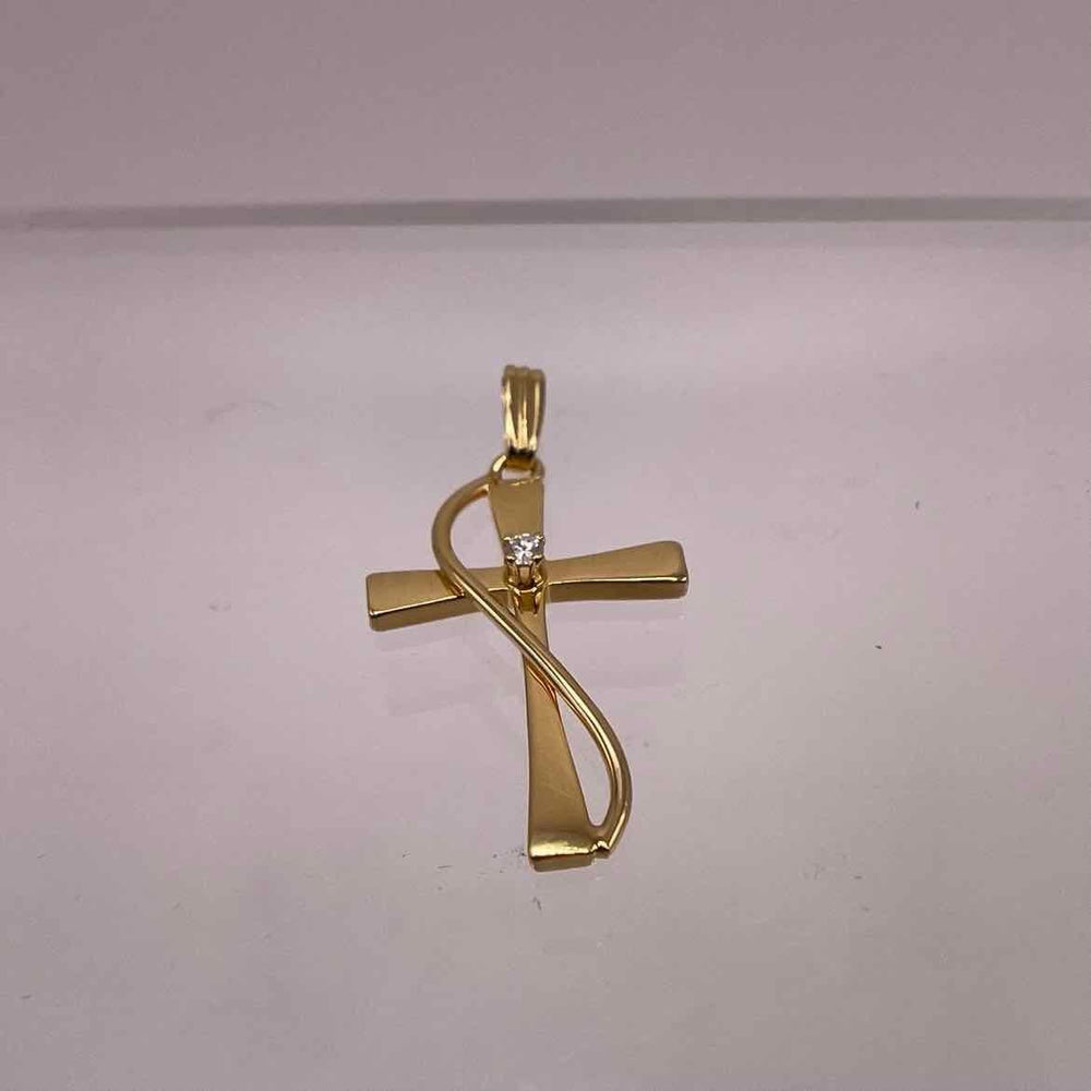 simplyposhconsign Necklace 14KY YELLOW GOLD CROSS WITH DIAMOND PENDANT