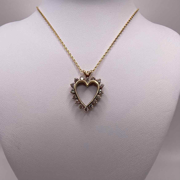 simplyposhconsign Necklace 14KY YELLOW GOLD  DIAMOND HEART PENDANT