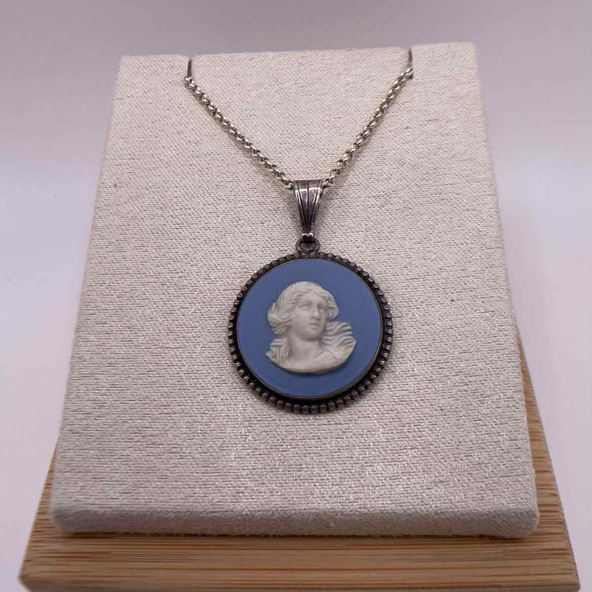 simplyposhconsign Necklace STERLING SILVER WEDGEWOOD BLUE CAMEO NECKLACE