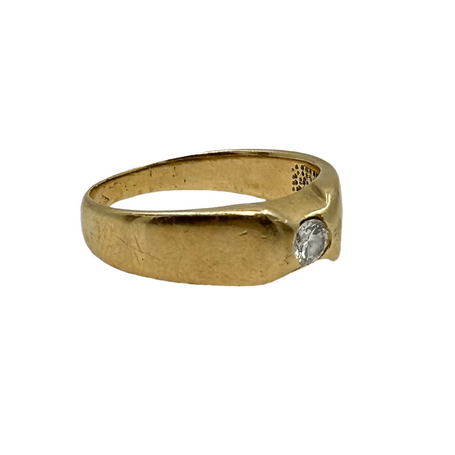 simplyposhconsign Ring 14K Yellow Gold Band with Bezel-Set 0.20ct Diamond Woman's Ring Size 8.5 - Classic and Elegant
