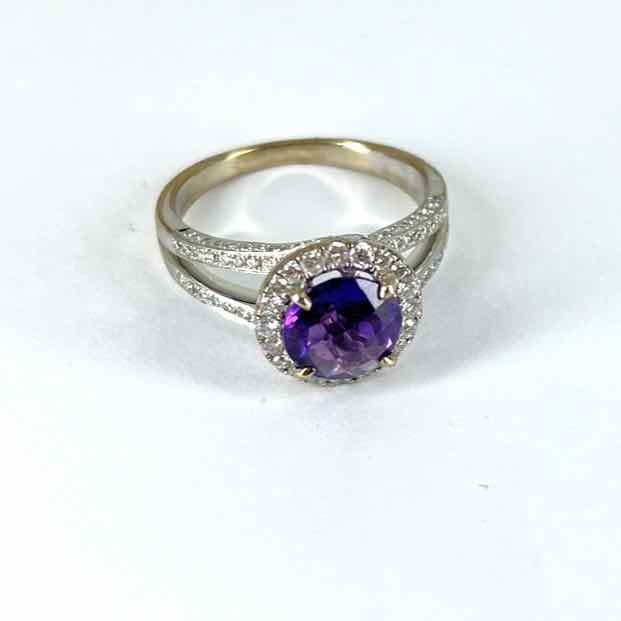 simplyposhconsign Ring 14KW WHITE GOLD AMETHYST & DIAMOND HALO RING