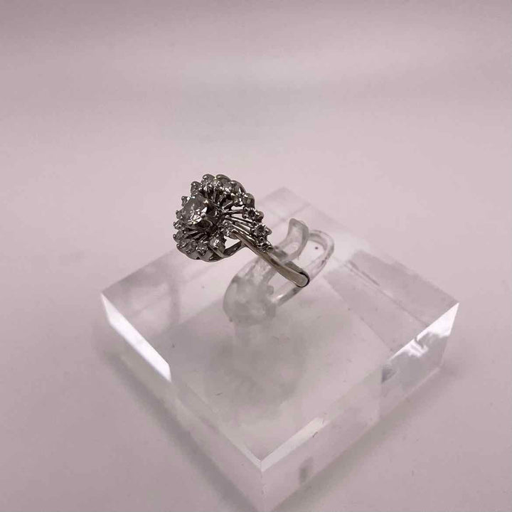 simplyposhconsign Ring 14KW WHITE GOLD DIAMOND SOLITAIRE WITH SURROUNDING DIAMOND ACCENTS