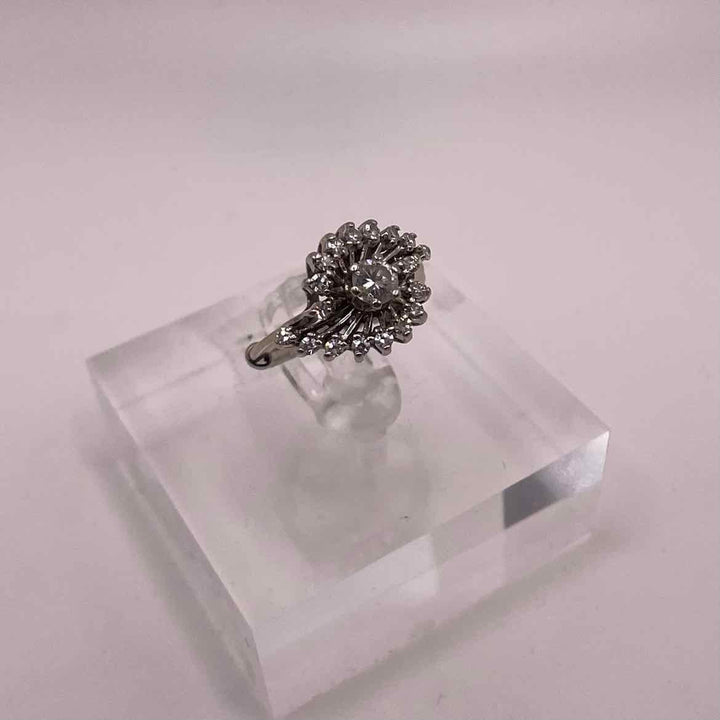 simplyposhconsign Ring 14KW WHITE GOLD DIAMOND SOLITAIRE WITH SURROUNDING DIAMOND ACCENTS