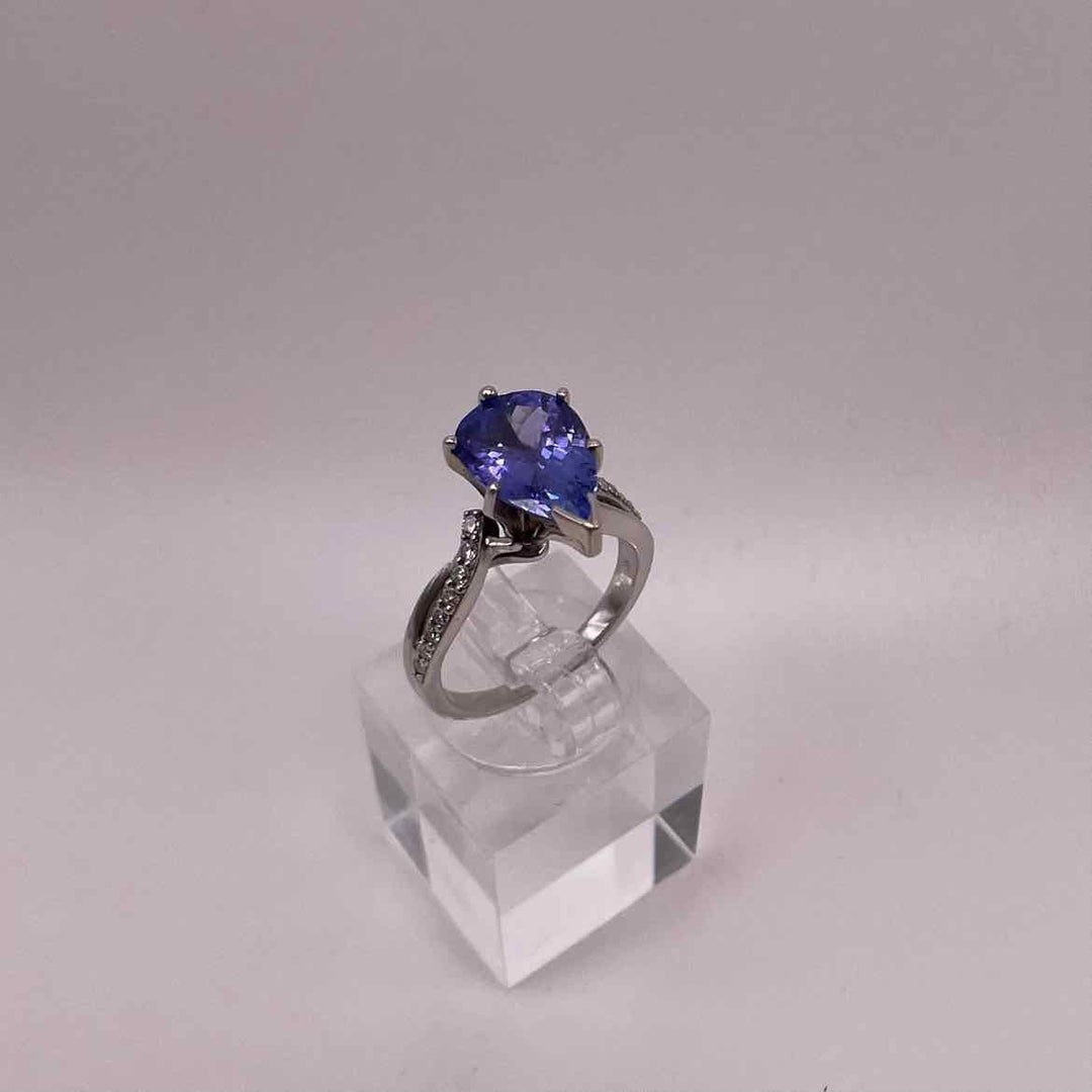 simplyposhconsign Ring 14KW WHITE GOLD PEAR TANZANITE & DIAMOND RING