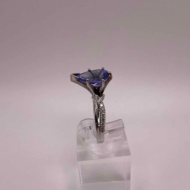 simplyposhconsign Ring 14KW WHITE GOLD PEAR TANZANITE & DIAMOND RING