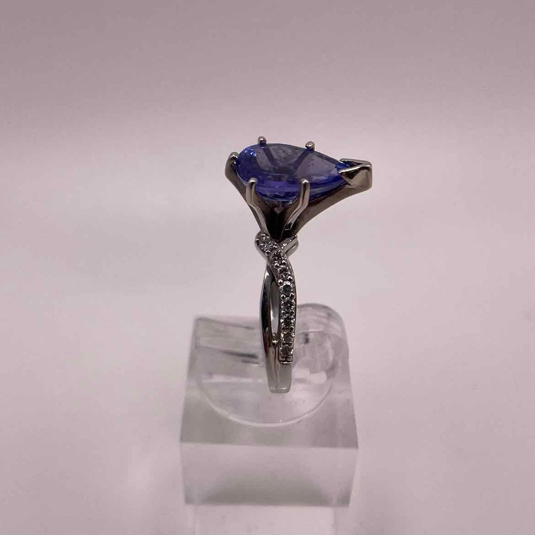 simplyposhconsign Ring 14KW WHITE GOLD PEAR TANZANITE & DIAMOND RING