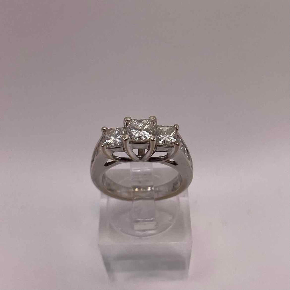 simplyposhconsign Ring 14KW WHITE GOLD PRINCESS CUT DIAMOND RING