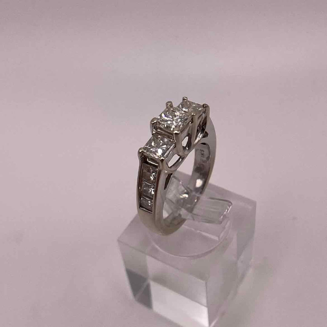 simplyposhconsign Ring 14KW WHITE GOLD PRINCESS CUT DIAMOND RING