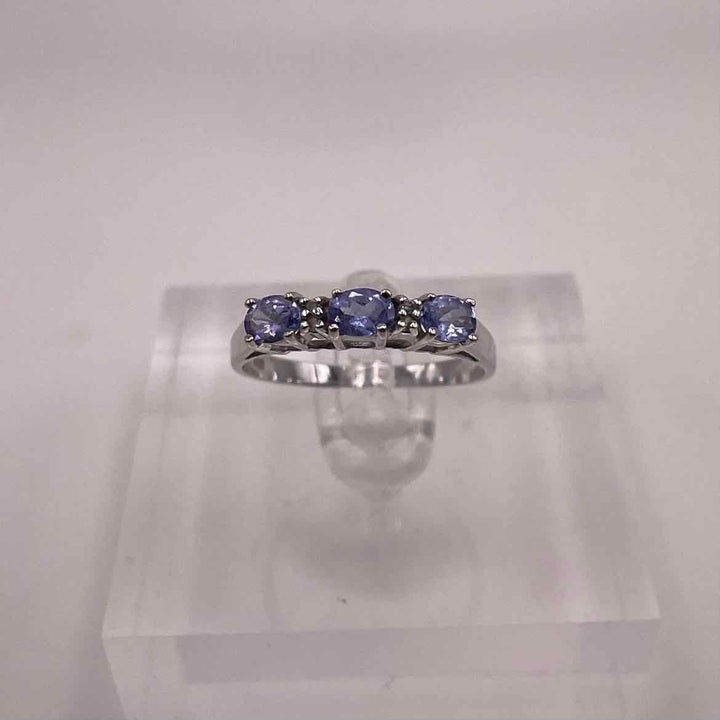 simplyposhconsign Ring 14KW WHITE GOLD TANZANITE & DIAMOND RING