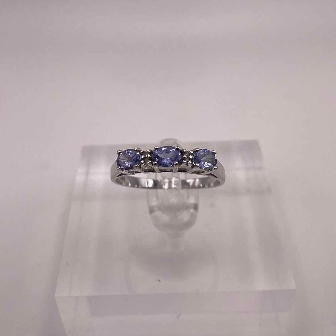 simplyposhconsign Ring 14KW WHITE GOLD TANZANITE & DIAMOND RING