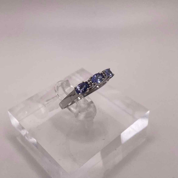 simplyposhconsign Ring 14KW WHITE GOLD TANZANITE & DIAMOND RING