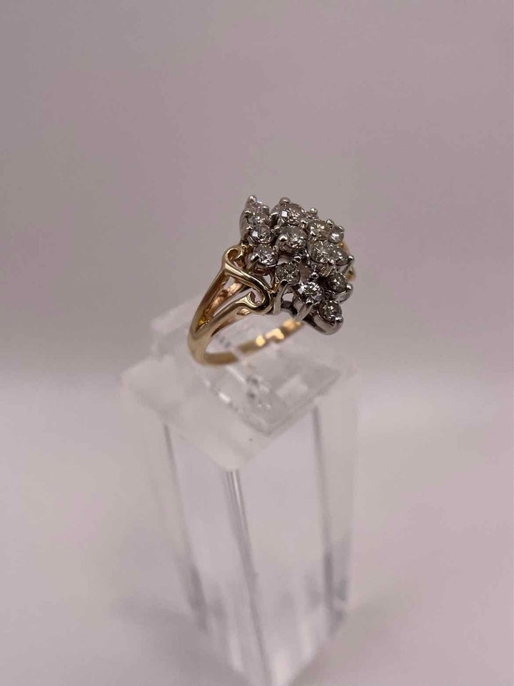 simplyposhconsign Ring 14KY YELLOW GOLD 16 DIAMOND CLUSTER RING