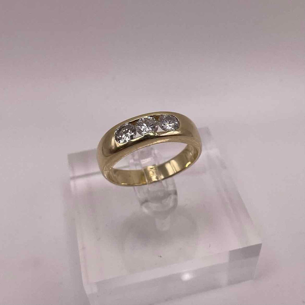 simplyposhconsign Ring 14KY YELLOW GOLD THREE DIAMOND BAND RING