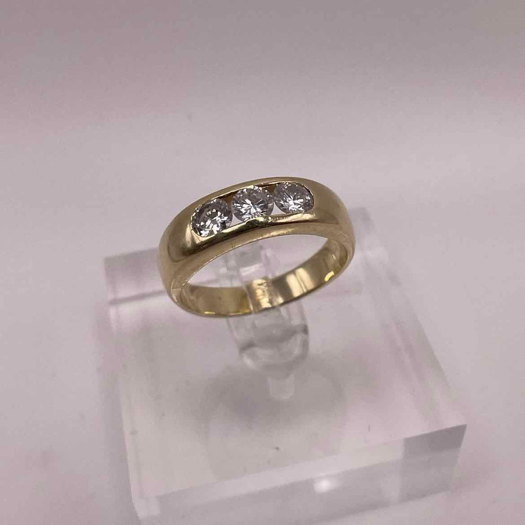 simplyposhconsign Ring 14KY YELLOW GOLD THREE DIAMOND BAND RING