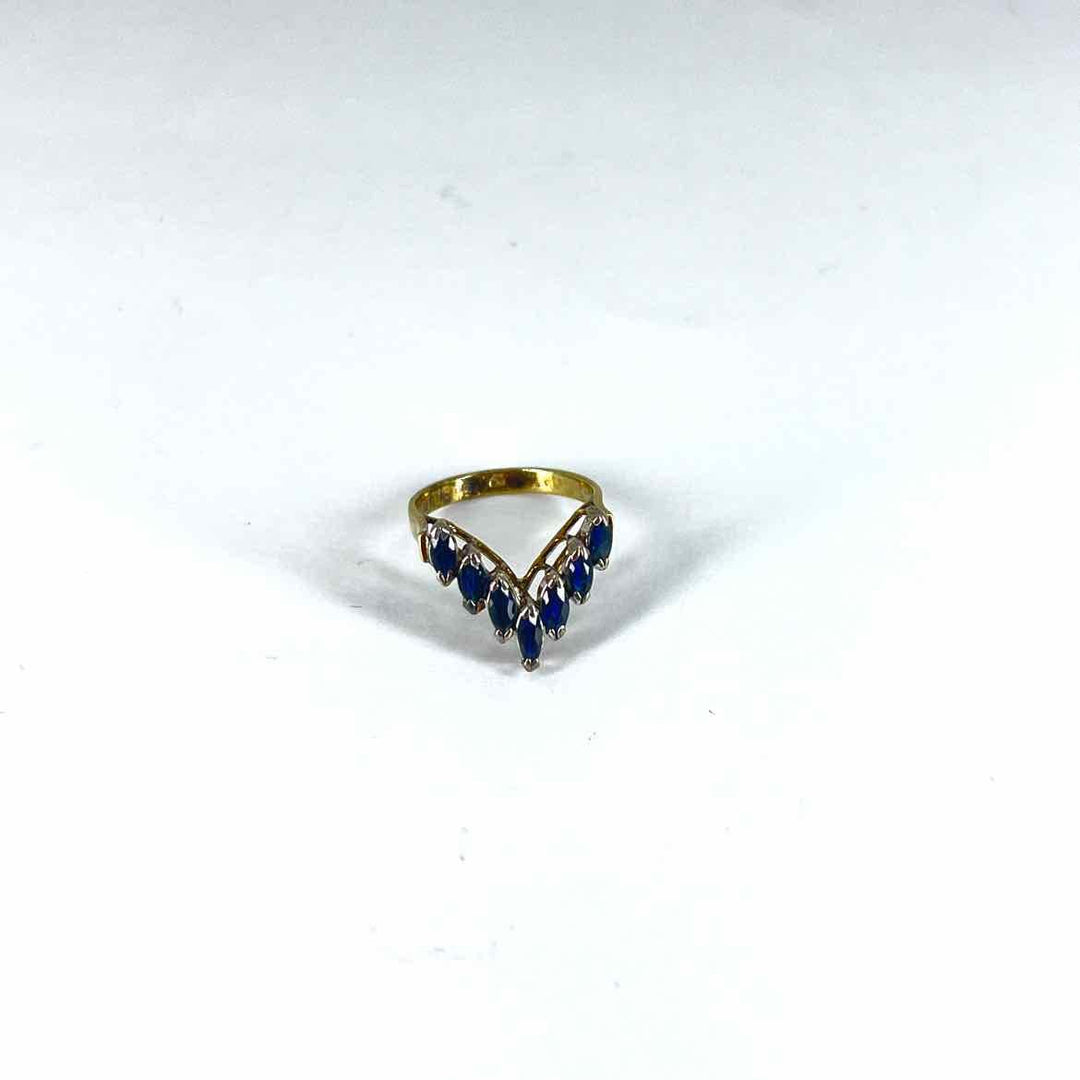 simplyposhconsign Ring 14KY YELLOW GOLD "V" SHAPED SAPPHIRE RING