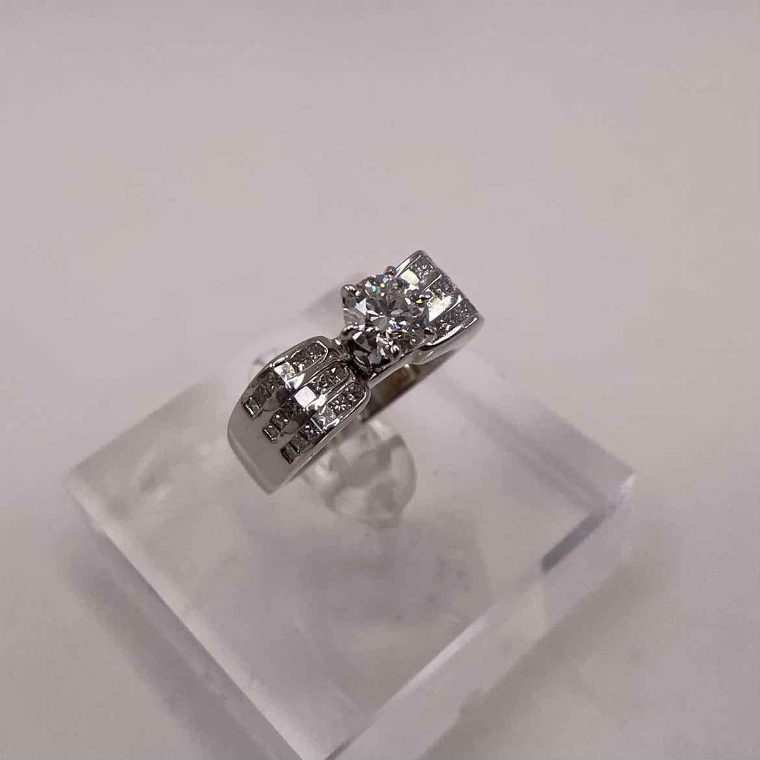 simplyposhconsign Ring 18K White Gold Unity Ring with 0.75CT Round Cut Diamond Center Stone 36 Princess Cut Diamonds Womens Size 7