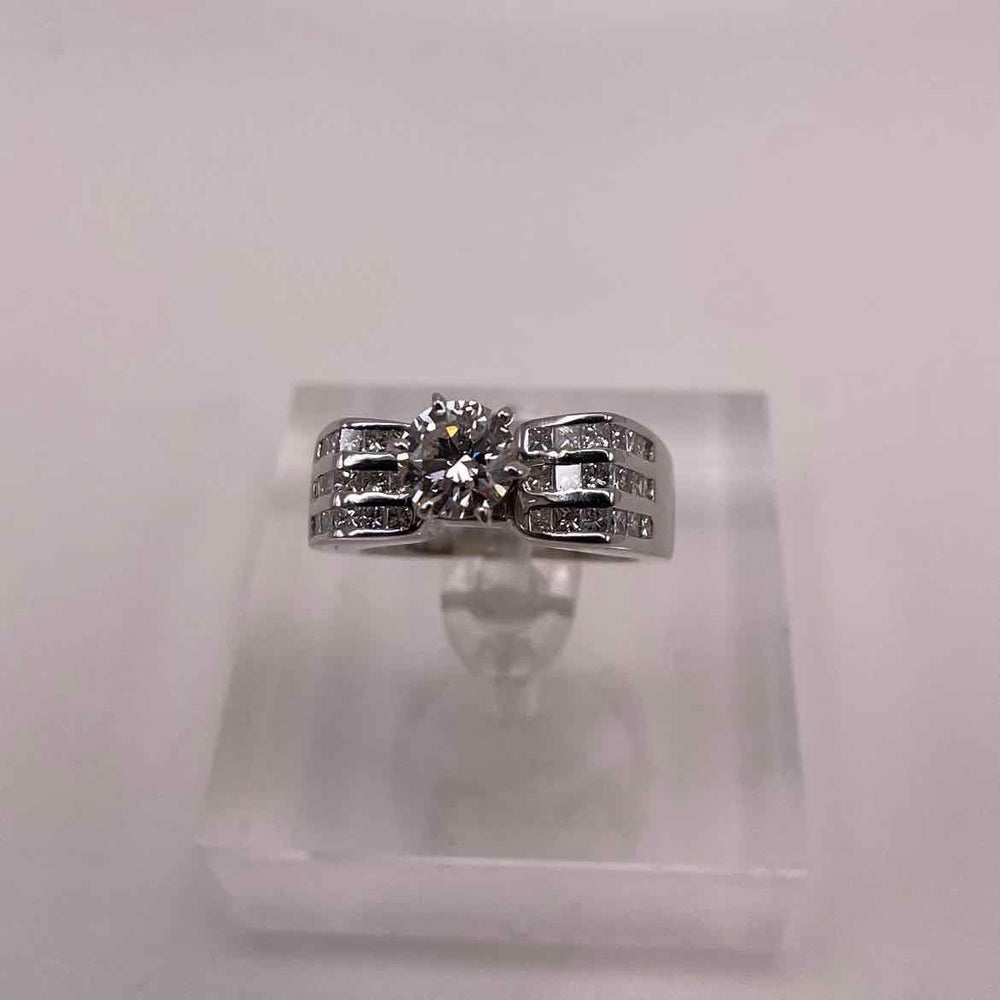 simplyposhconsign Ring 18K White Gold Unity Ring with 0.75CT Round Cut Diamond Center Stone 36 Princess Cut Diamonds Womens Size 7