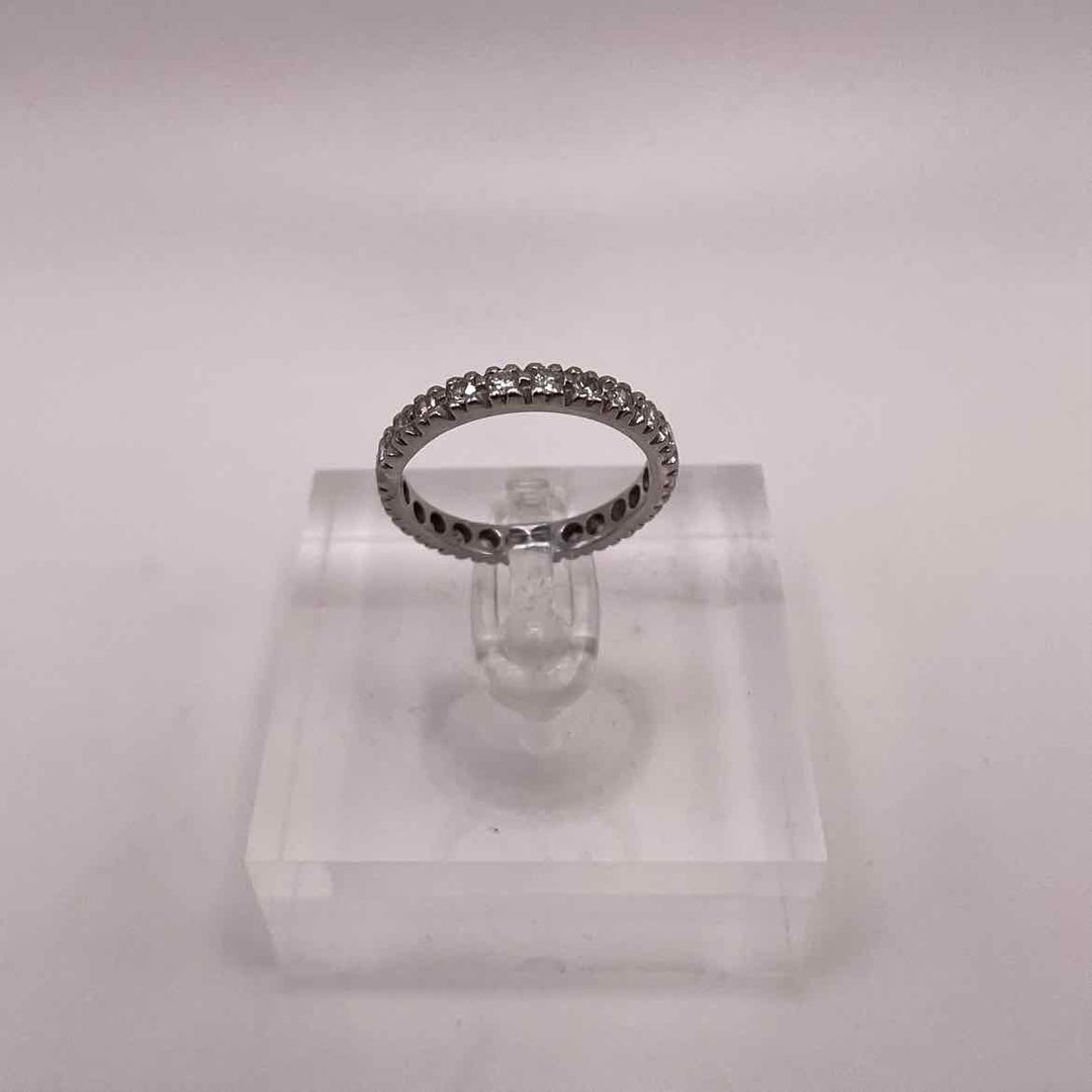 simplyposhconsign Ring PLATINUM & DIAMOND  ETERNITY RING Size 7