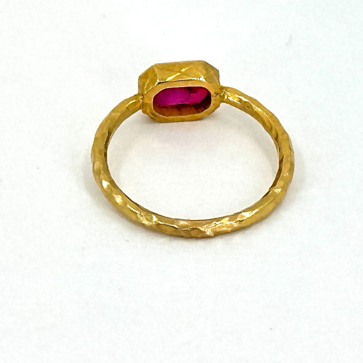 unbranded 7 / Red / 18K Yellow Gold 18K YELLOW GOLD & 5mm x 7mm Ruby  Women's  STACKING RING Size 7