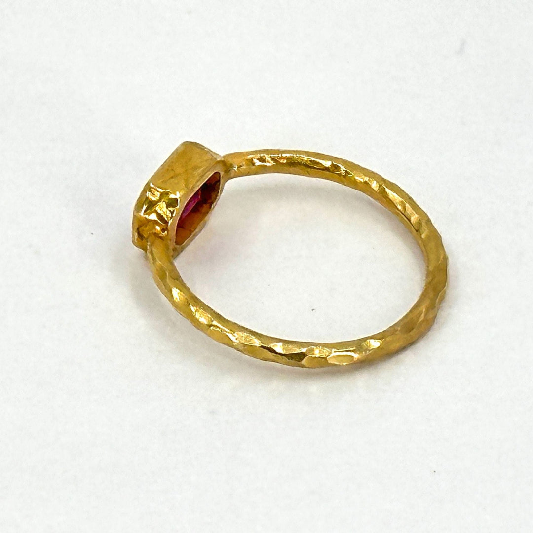 unbranded 7 / Red / 18K Yellow Gold 18K YELLOW GOLD & 5mm x 7mm Ruby  Women's  STACKING RING Size 7