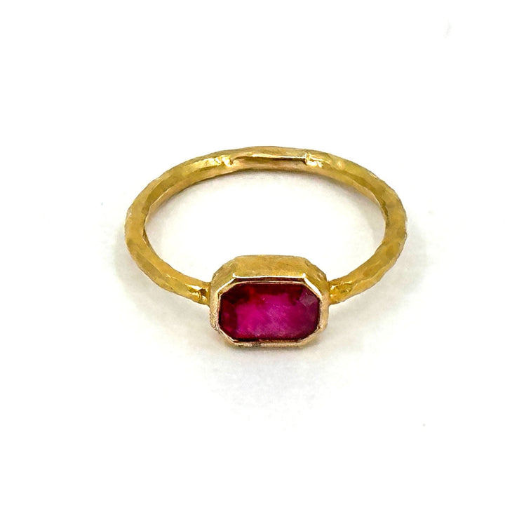 unbranded 7 / Red / 18K Yellow Gold 18K YELLOW GOLD & 5mm x 7mm Ruby  Women's  STACKING RING Size 7