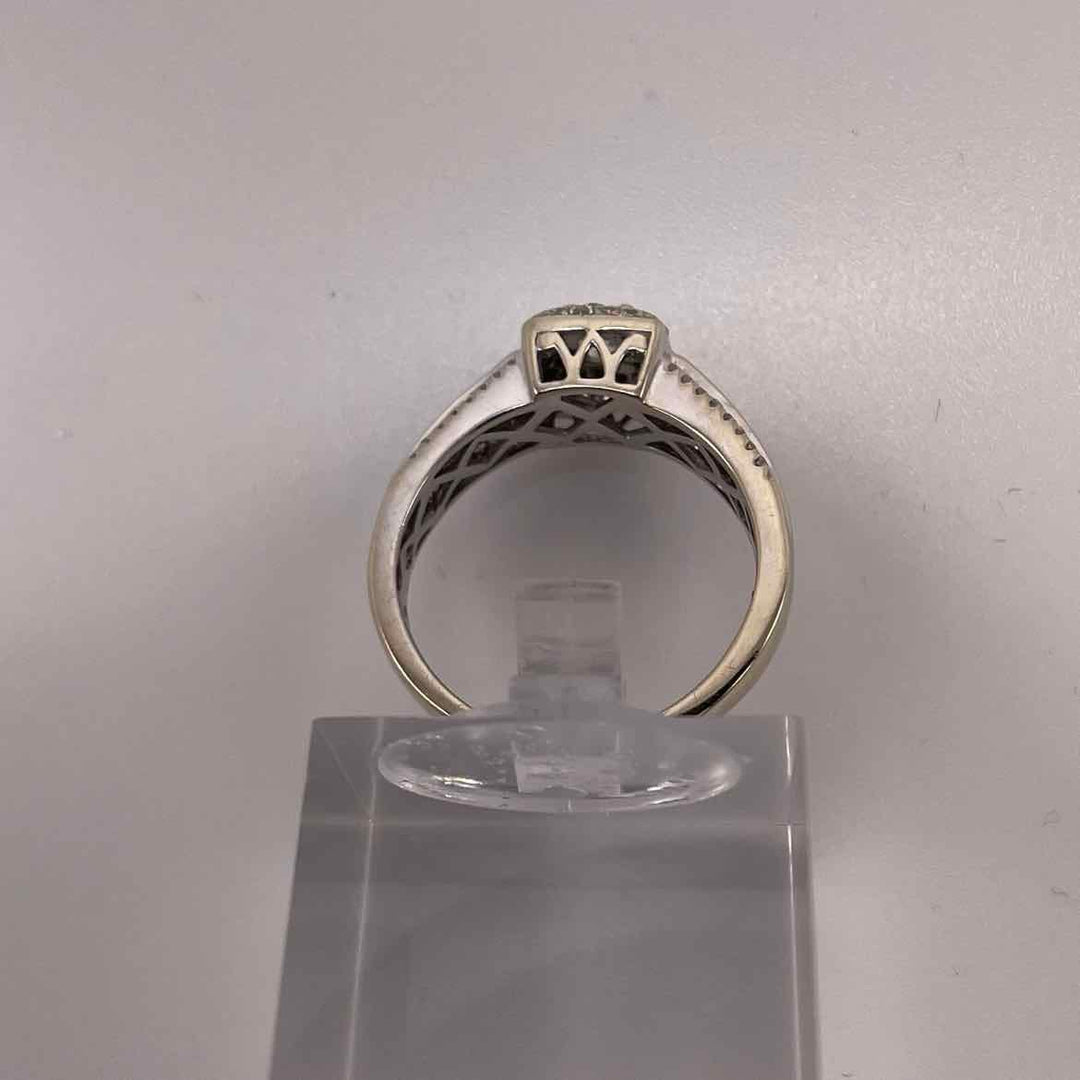 unbranded Ring 14KW  HALO DIAMOND RING