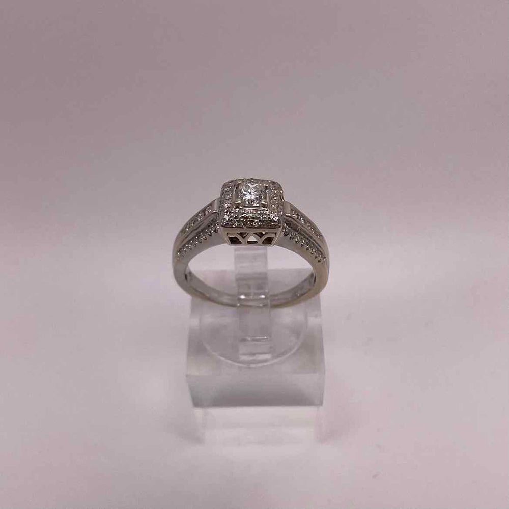 unbranded Ring 14KW  HALO DIAMOND RING