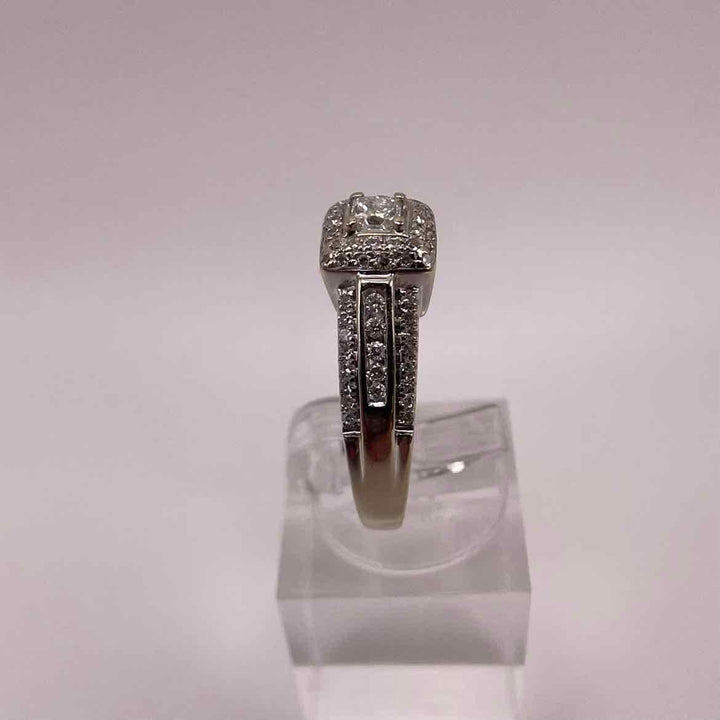 unbranded Ring 14KW  HALO DIAMOND RING